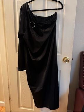 Black One-Shoulder Midi Dress with Silver Ring Detail
